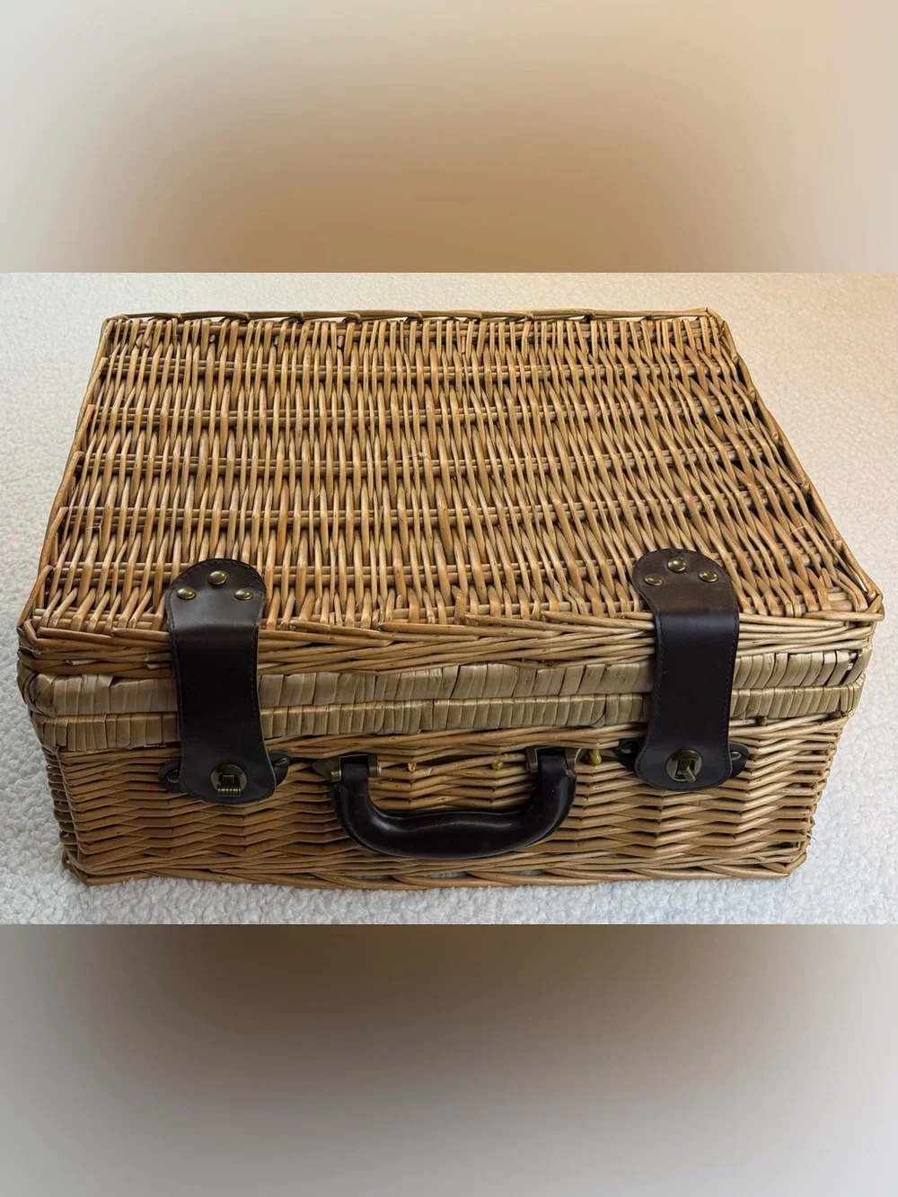 (VTG) Tan/Brown Insulated Woven Rattan Wicker Picnic Basket, OS